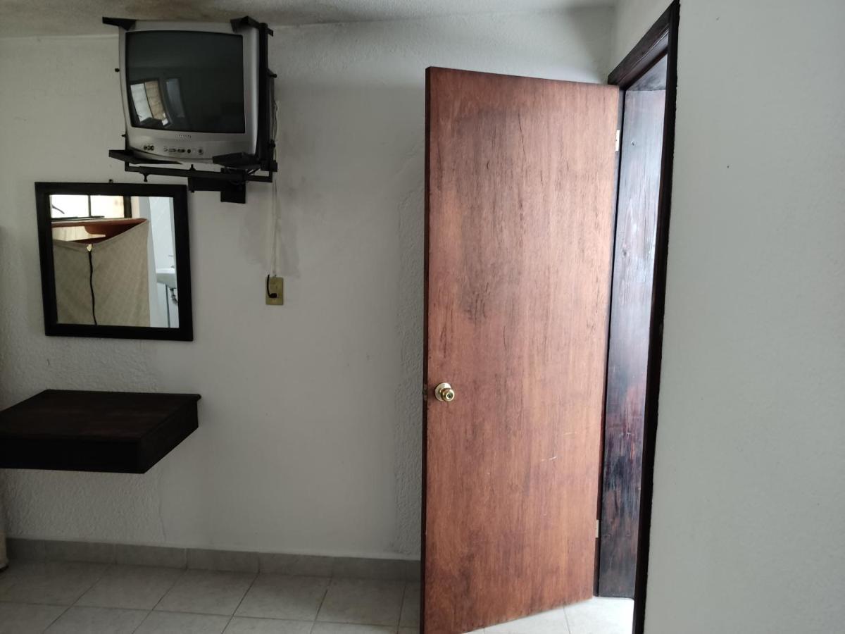 Hotel Tivoli San Cristobal de las Casas Bagian luar foto